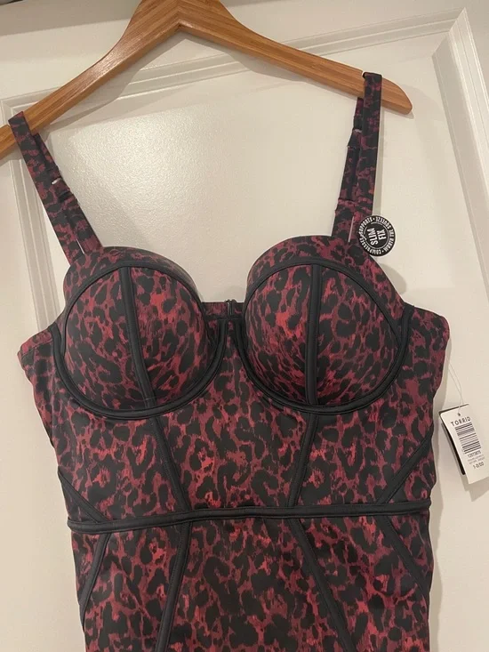 torrid Burgundy Leopard Slim Fix Underwire Piping One Piece Swimsuit 1x d/dd nwt - Picture 4 of 8
